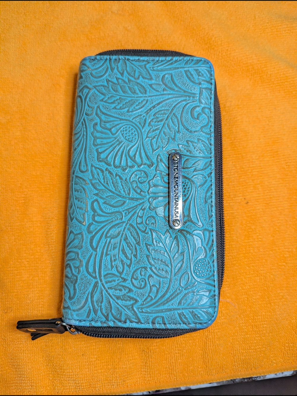 Stone Mountain Accessories Teal Floral Embossed Zip Wallet